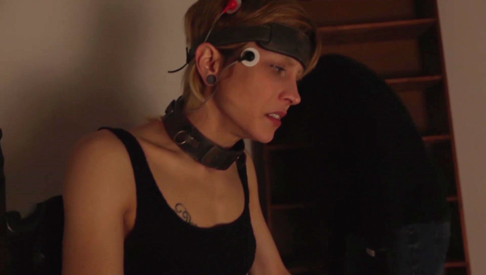 Gisy The Electric Chair ThemisCollection